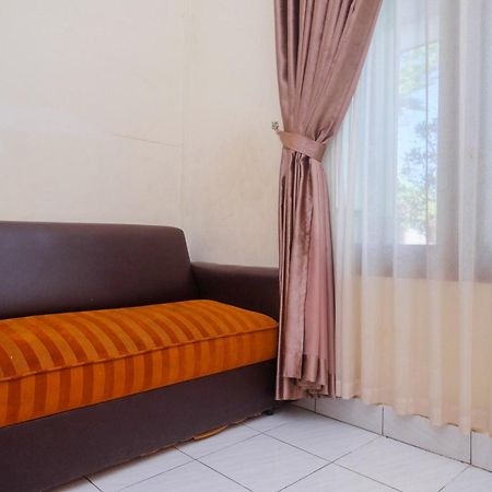 Reddoorz Syariah Near Alun Alun Wonosari Hotel Exterior foto