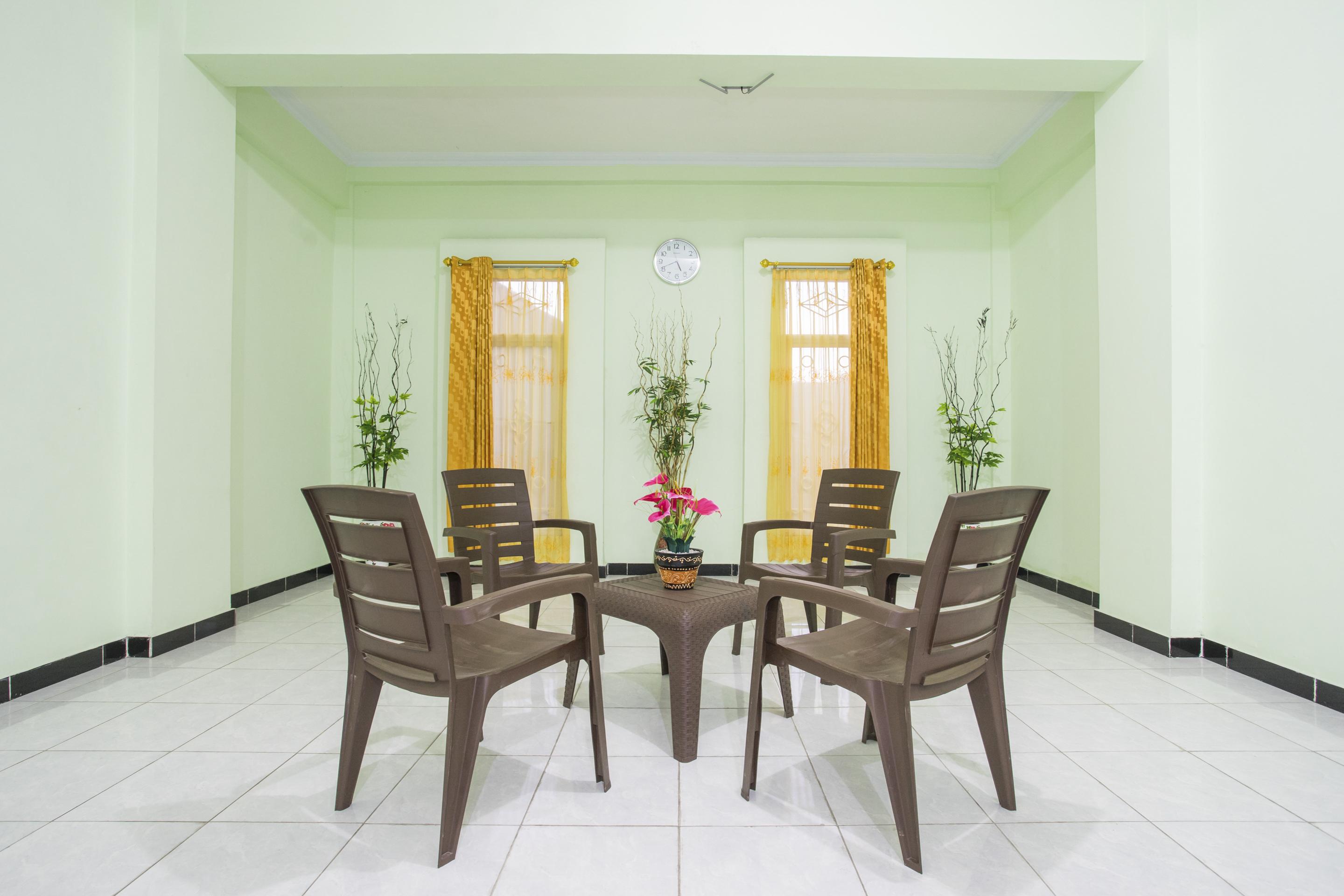 Reddoorz Syariah Near Alun Alun Wonosari Hotel Exterior foto