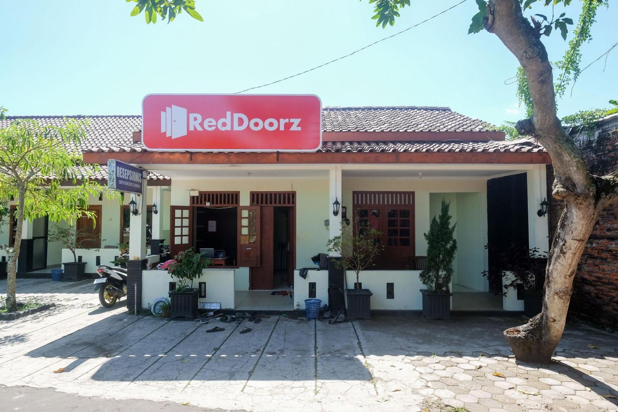 Reddoorz Syariah Near Alun Alun Wonosari Hotel Exterior foto