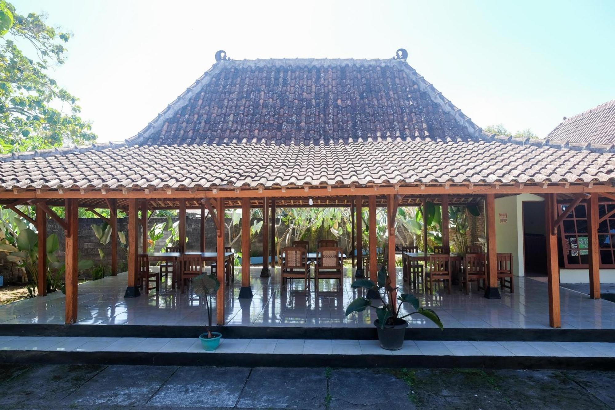 Reddoorz Syariah Near Alun Alun Wonosari Hotel Exterior foto