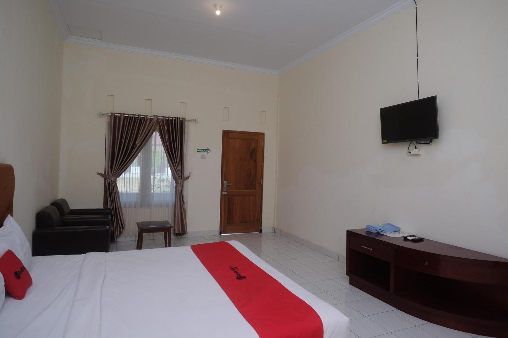 Reddoorz Syariah Near Alun Alun Wonosari Hotel Exterior foto