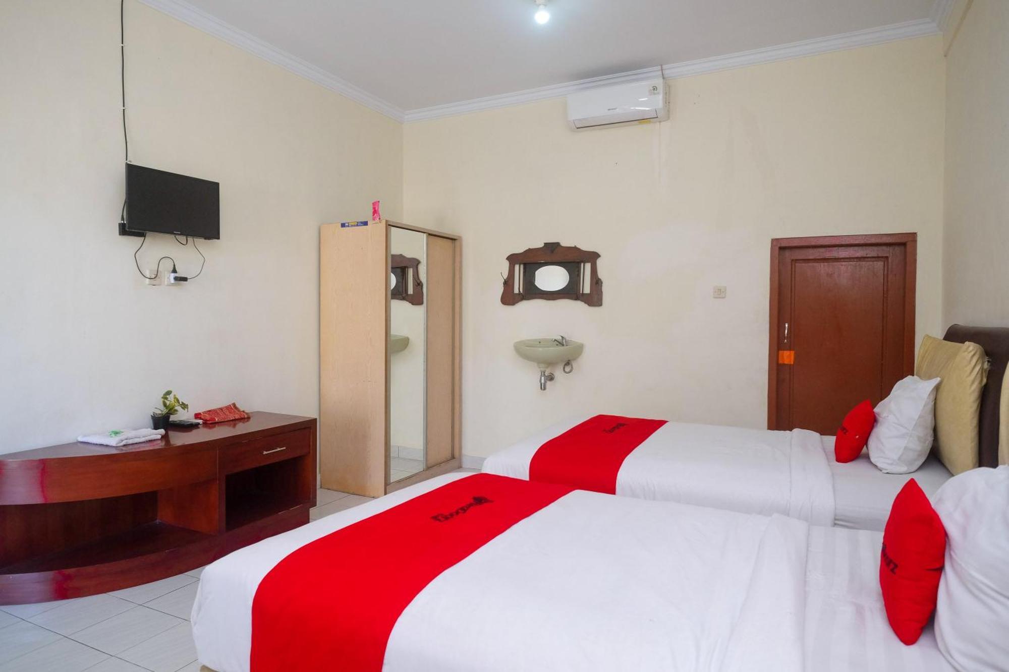 Reddoorz Syariah Near Alun Alun Wonosari Hotel Exterior foto