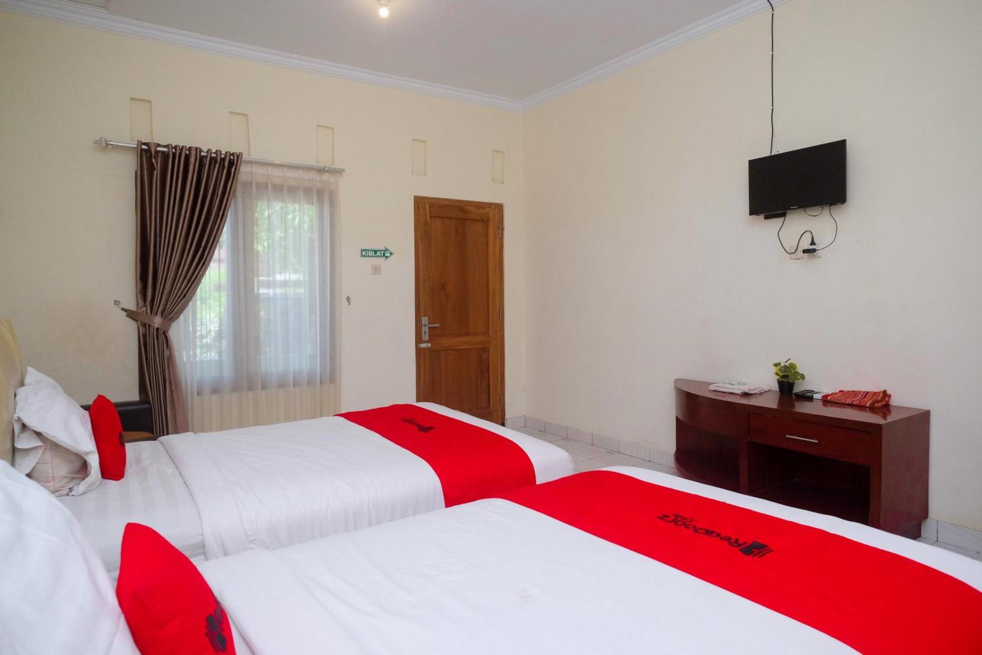 Reddoorz Syariah Near Alun Alun Wonosari Hotel Exterior foto